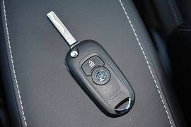 2016款别克威朗轿跑