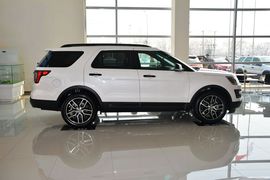 2016款福特探险者3.5T运动版