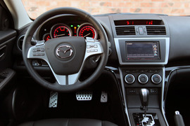 2010款马自达睿翼轿跑2.5L试驾