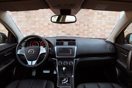 2010款马自达睿翼轿跑2.5L试驾