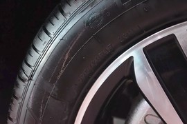 2015款吉利GX7运动版2.0L自动尊贵型