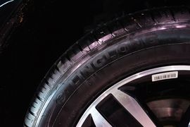 2015款吉利GX7运动版2.0L自动尊贵型