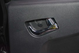 2015款吉利GX7运动版2.0L自动尊贵型