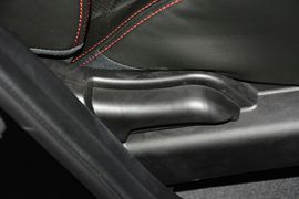 2015款吉利GX7运动版2.0L自动尊贵型