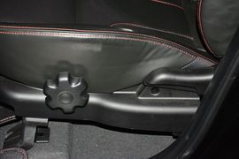 2015款吉利GX7运动版2.0L自动尊贵型