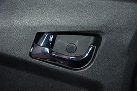 2015款吉利GX7运动版2.0L自动尊贵型