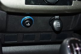 2015款吉利GX7运动版2.0L自动尊贵型