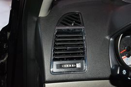 2015款吉利GX7运动版2.0L自动尊贵型