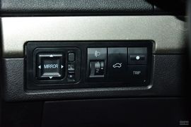 2015款吉利GX7运动版2.0L自动尊贵型