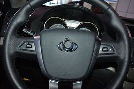 2015款吉利GX7运动版2.0L自动尊贵型