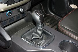 2015款吉利GX7运动版2.0L自动尊贵型