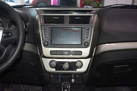 2015款吉利GX7运动版2.0L自动尊贵型