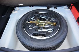 2015款铃木锋驭1.6L手动两驱精英型