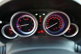 2010款马自达睿翼轿跑2.5L试驾