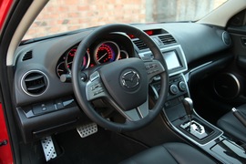 2010款马自达睿翼轿跑2.5L试驾