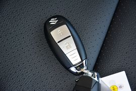 2015款铃木锋驭1.6L手动两驱精英型