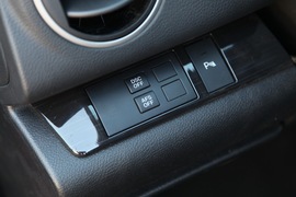 2010款马自达睿翼轿跑2.5L试驾