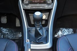 2015款铃木锋驭1.6L手动两驱精英型