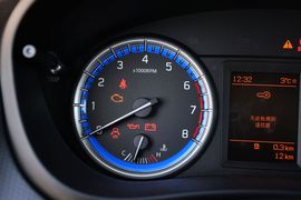 2015款铃木锋驭1.6L手动两驱精英型