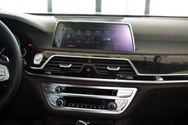 2016款宝马730Li豪华型