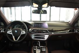 2016款宝马730Li豪华型