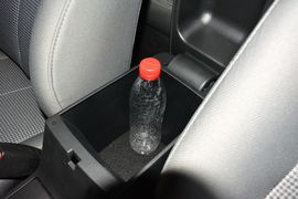 2015款现代悦动1.6L手动舒适型到店实拍