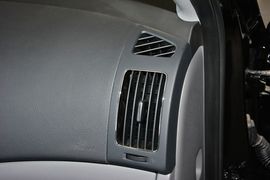 2015款现代悦动1.6L手动舒适型