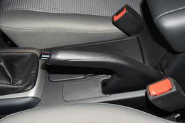 2015款现代悦动1.6L手动舒适型