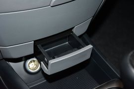 2015款现代悦动1.6L手动舒适型