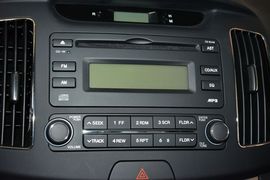 2015款现代悦动1.6L手动舒适型