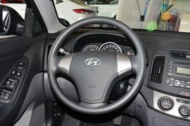 2015款现代悦动1.6L手动舒适型