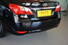 2015款现代悦动1.6L手动舒适型