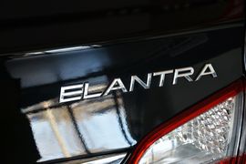 2015款现代悦动1.6L手动舒适型