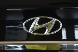 2015款现代悦动1.6L手动舒适型