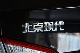 2015款现代悦动1.6L手动舒适型