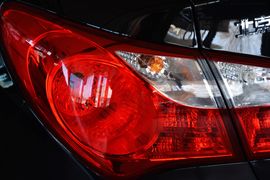 2015款现代悦动1.6L手动舒适型