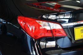2015款现代悦动1.6L手动舒适型