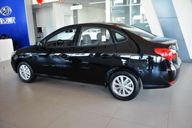 2015款现代悦动1.6L手动舒适型