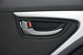 2015款现代朗动1.6L自动时尚型