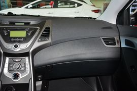 2015款现代朗动1.6L自动时尚型
