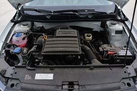 2016款大众宝来1.6L自动豪华型