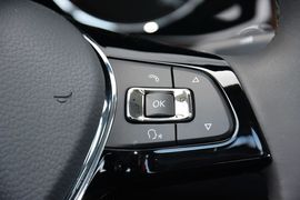 2016款大众宝来1.6L自动豪华型