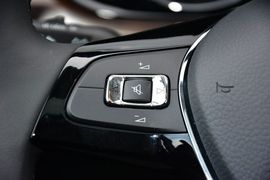 2016款大众宝来1.6L自动豪华型