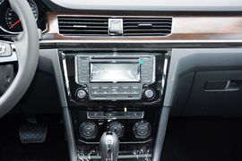 2016款大众宝来1.6L自动豪华型