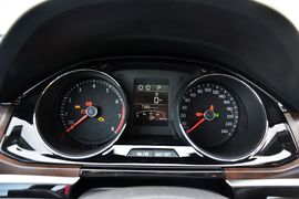 2016款大众宝来1.6L自动豪华型
