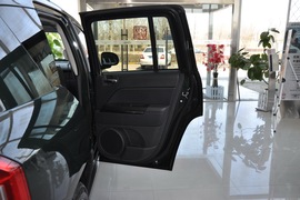 2010款吉普指南者2.4L世界杯特别版