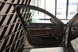 2016款宝马740Li领先型