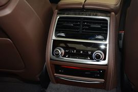 2016款宝马740Li领先型