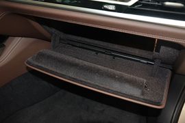 2016款宝马740Li领先型