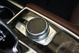 2016款宝马740Li领先型